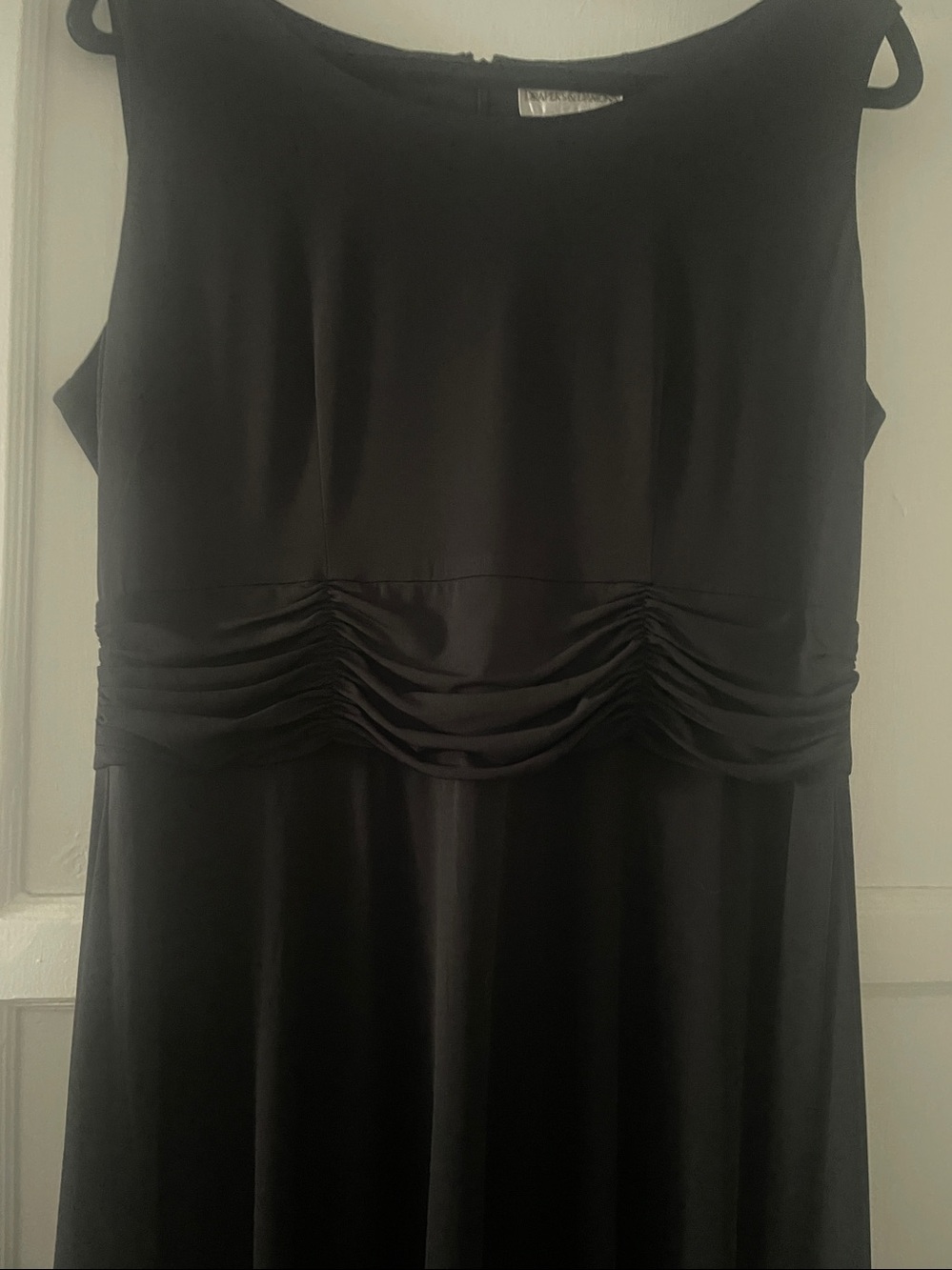 Sleeveless Black Women's Dress with Ruched Waist